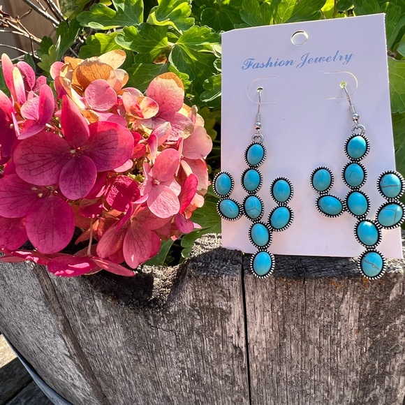 Cactus Western Faux Turquoise Stone Blue Chandelier Silver Earrings Gift New - Picture 4 of 6